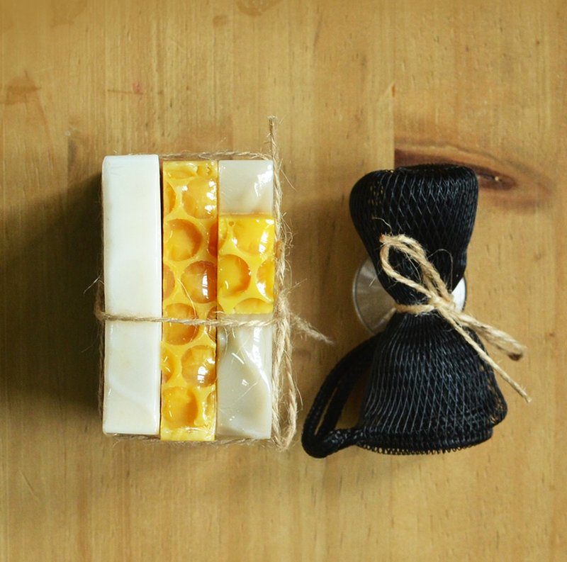 艾蜜粒 3块冷制皂组合- 疗浴风景 特别企划,交换礼物,待客皂 - 沐浴用品 - 植物．花 多色