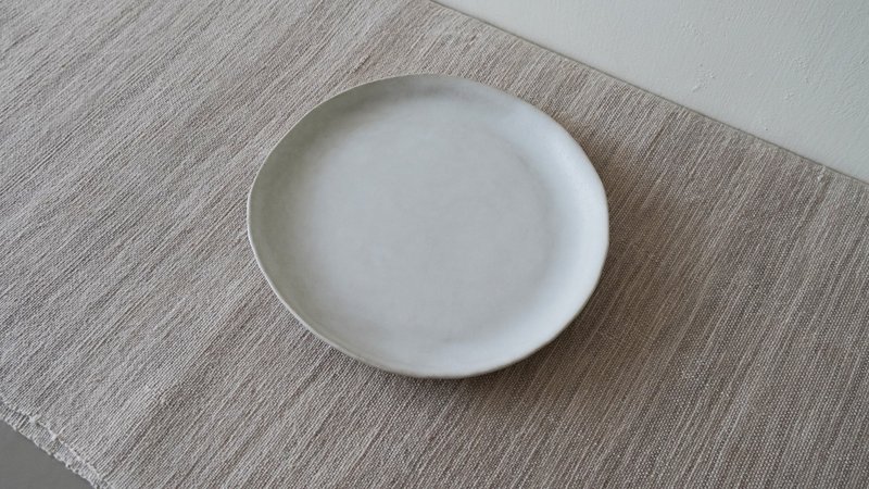 手作云陶盘/雾白色食器 - 盘子/餐盘/盘架 - 陶 白色