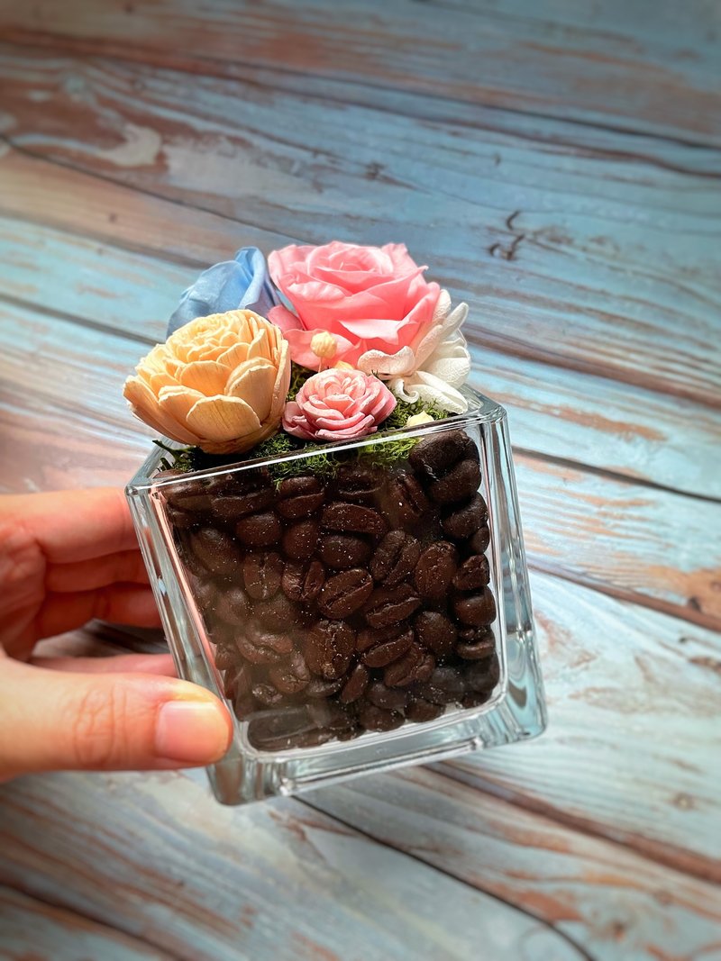 咖啡豆永生花盆花 浪漫色系桌花 索拉花 不凋花附上香氛 - 香薰/精油/线香 - 植物．花 粉红色