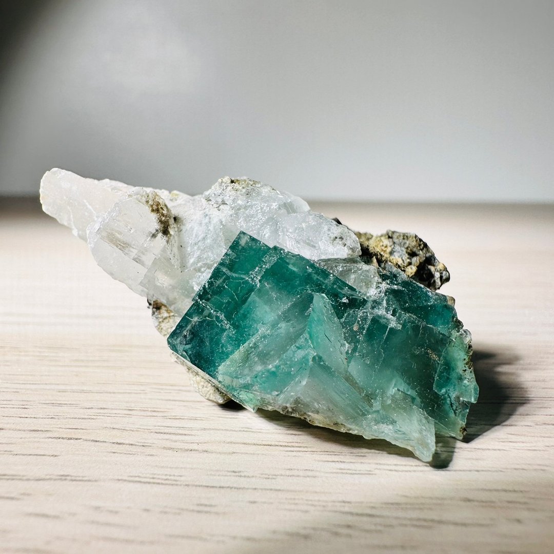 香花岭萤石93号含桧木底座 原石原矿水晶 矿标 晶矿晶簇 宝石搜藏 - 摆饰 - 石头 绿色