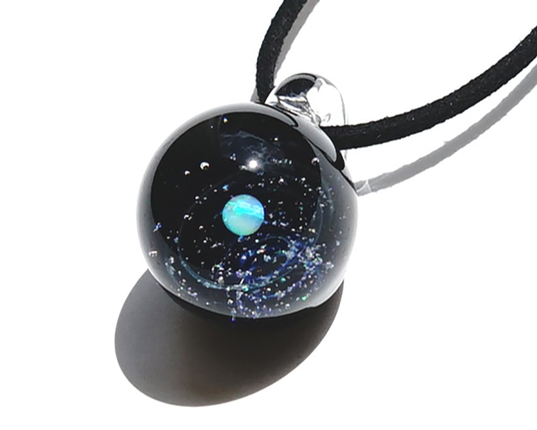 The world of stardust. White opal, opal cluster entered ver2 glittering glass pendant Space star planet - 项链 - 玻璃 蓝色