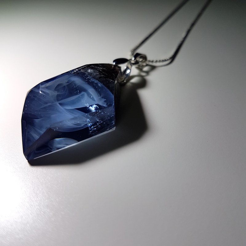 铁刀木暗夜迷雾不规则切面坠饰 - 项链 - 木头 黑色