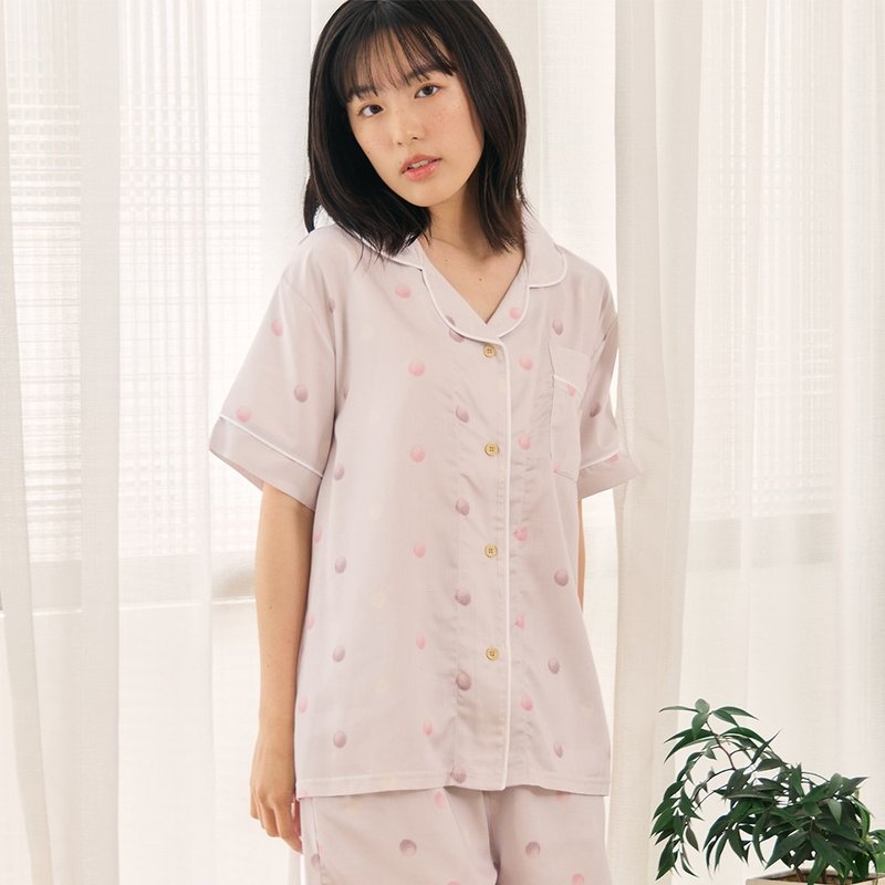 UMORFIL胶原蛋白点点缎面短袖衬衫-共2色 - 女装 T 恤 - 棉．麻 多色