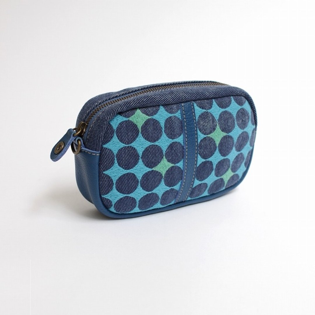 Embossed embroidery / shoulder pouch - 侧背包/斜挎包 - 棉 蓝色