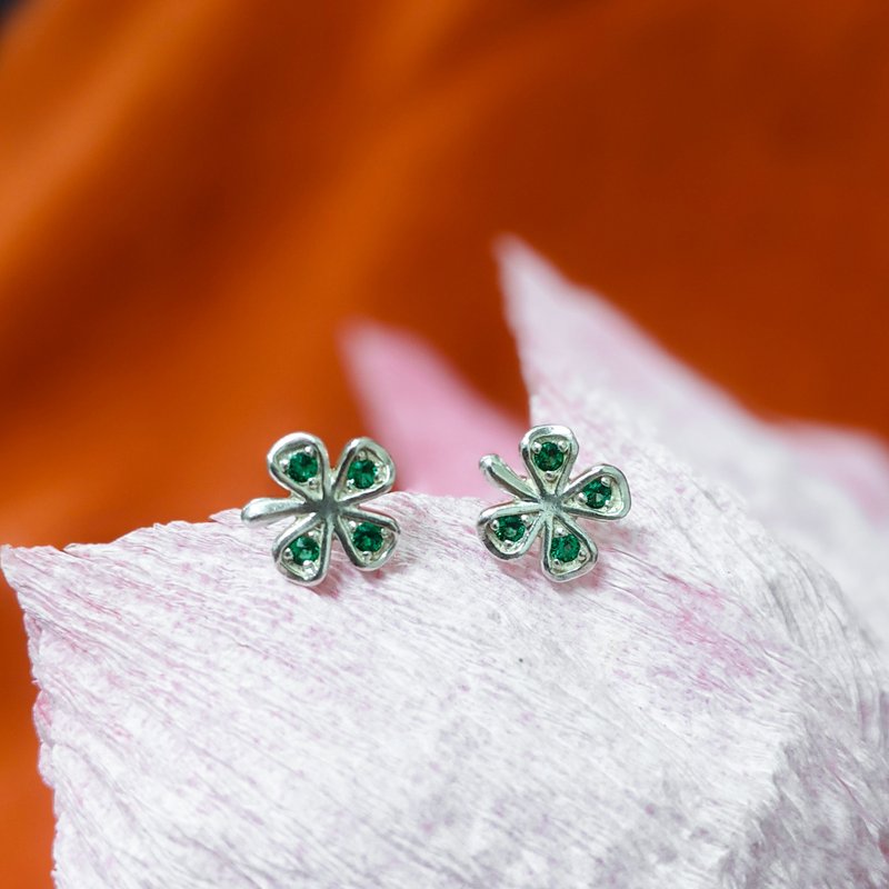 Four Clover Bud Earrings with Green Stone Silver AG999 | Jewelry Art Studio - 耳环/耳夹 - 银 银色
