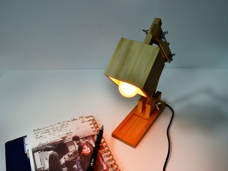 晃头晃脑灯 台灯 夜灯 灯 阅读灯 情境灯 居家 灯 - 小目工坊 - 灯具/灯饰 - 木头 咖啡色