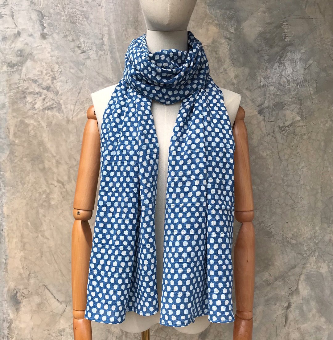 Indigo Scarf, Indigo dyed and block printed - 丝巾 - 棉．麻 蓝色