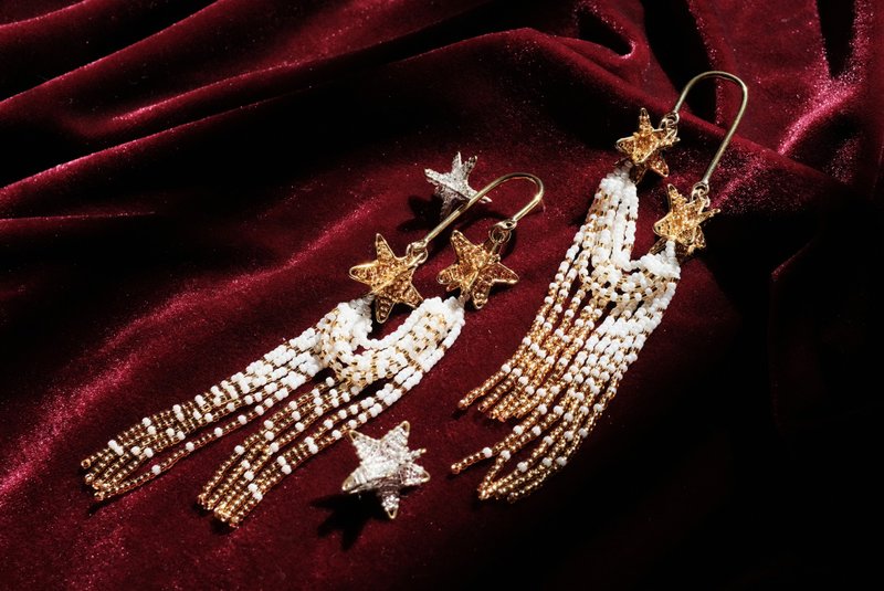 The Star (XVII) - 星星串珠耳环 - 耳环/耳夹 - 铜/黄铜 金色