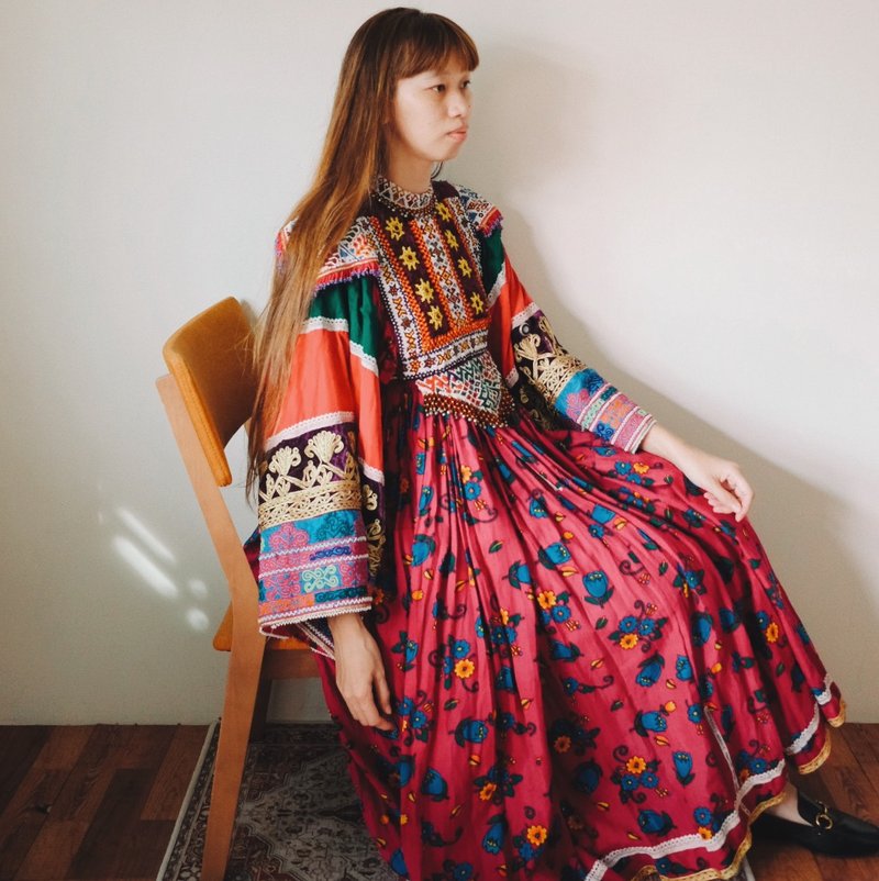 Vintage Kuchi folk dress 阿富汗Kuchi族缀珠绣民族洋装 - 洋装/连衣裙 - 棉．麻 