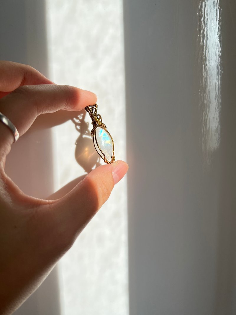 月光石项链 金属编织 水晶原矿 手作设计 - 项链 - 宝石 