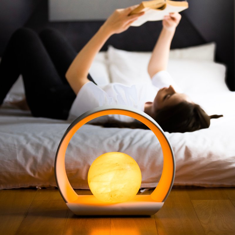 ONELIVINGS MADO |峒| 喜马拉雅盐灯 SPHERE (15cm) - 灯具/灯饰 - 水泥 橘色