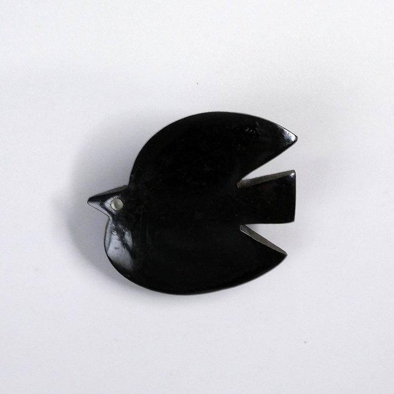 Buffalo bone brooch / pigeon black - 胸针 - 环保材料 