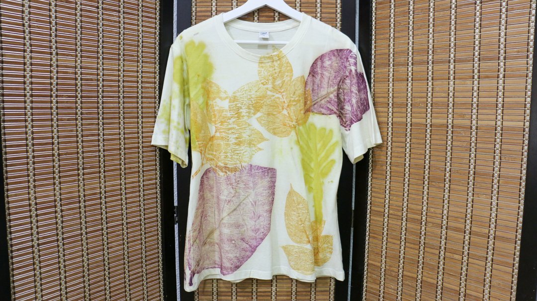 short sleeve t-shirt natural leaf pattern eco printing. - 女装 T 恤 - 棉 