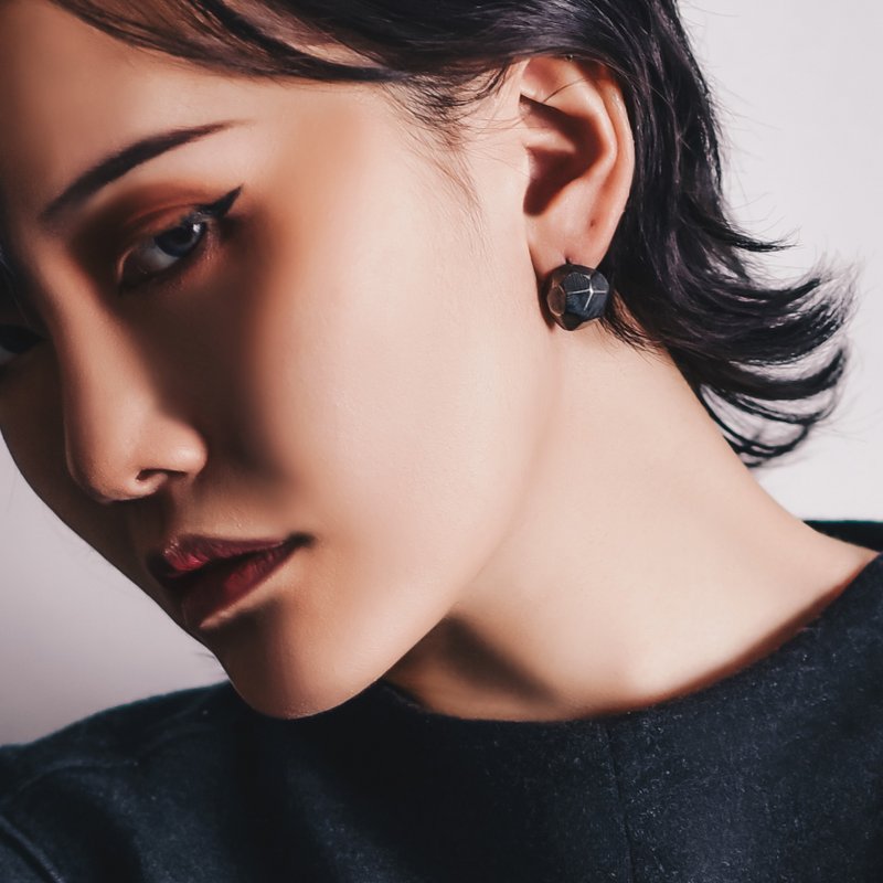 Meteor - 迷途之星系列 大陨石纯银耳环-银黑 - 耳环/耳夹 - 纯银 银色