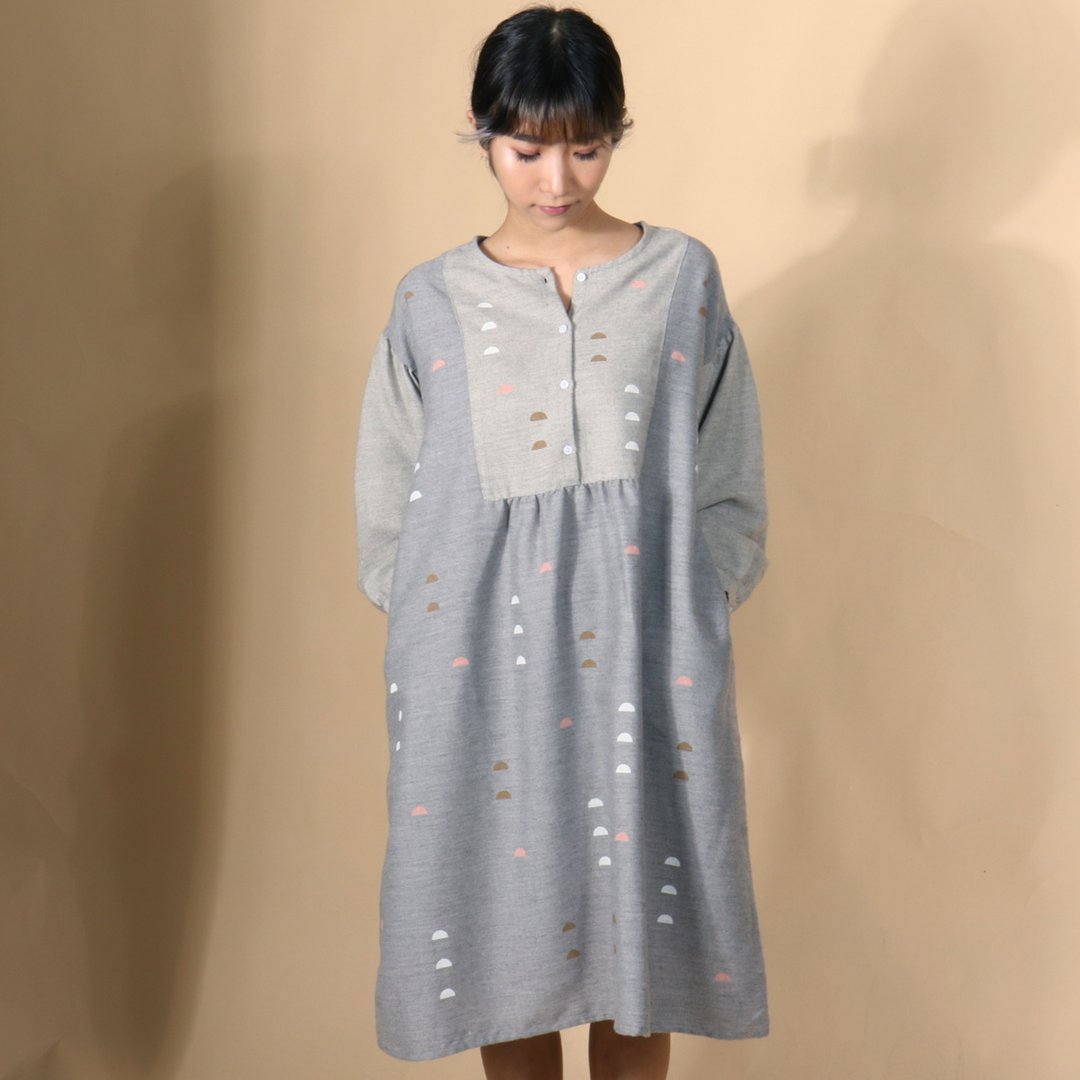 Cognoscenti 银灰 毛呢洋装 绢印/手作/台湾设计师/几何 - 女装针织衫/毛衣 - 其他人造纤维 银色