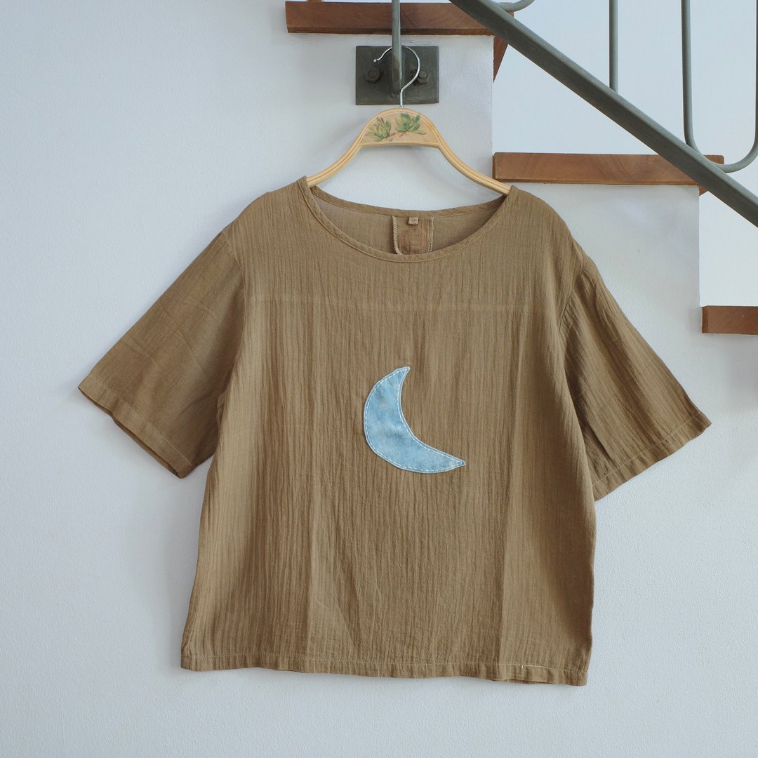 blue crescent moon shirt / natural dye soft cotton - 女装上衣 - 棉 咖啡色
