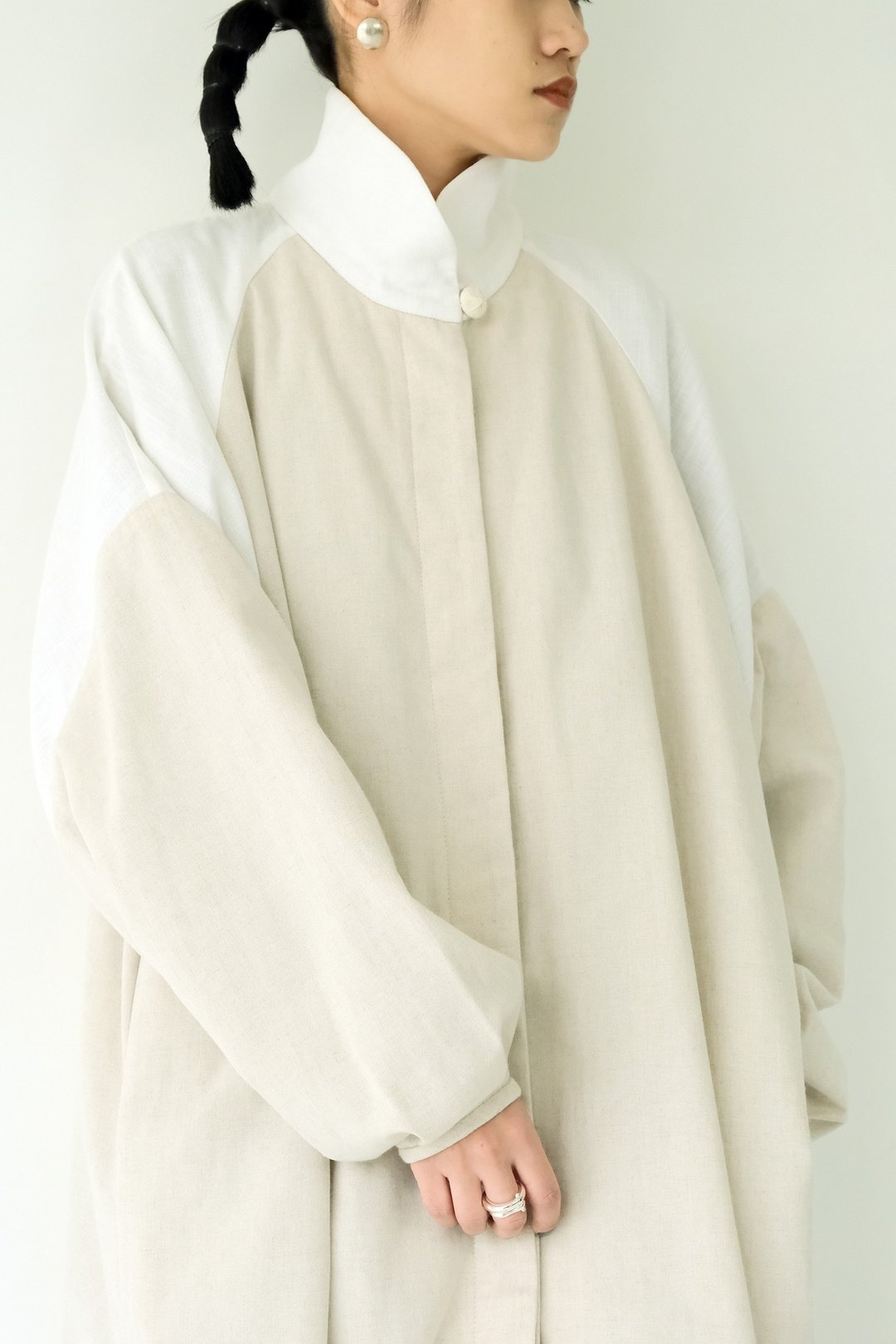 川 衣 WEAR BEING  交叠领拼接长风衣外套  米 麻 - 女装休闲/机能外套 - 棉 白色