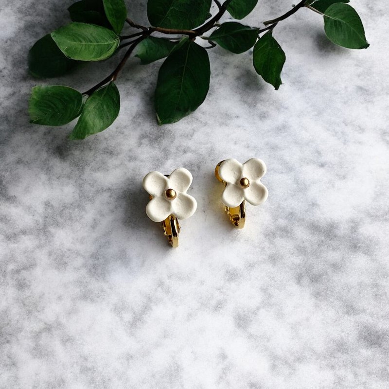 螺旋夹式花朵 - 耳环/耳夹 - 陶 白色