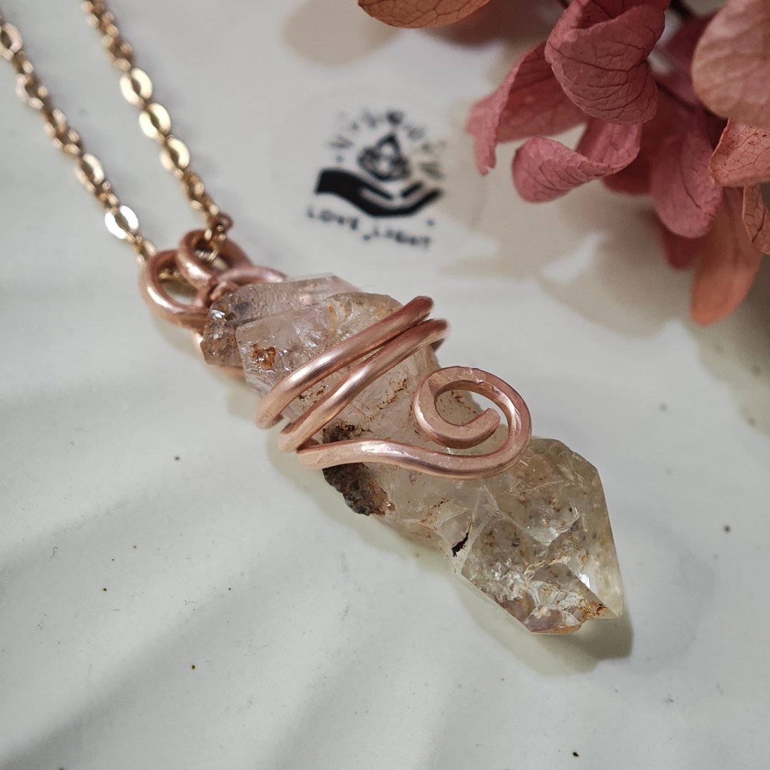 马达加斯加红泥骸骨红铜项链 原矿水晶设计饰品 - 项链 - 铜/黄铜 粉红色