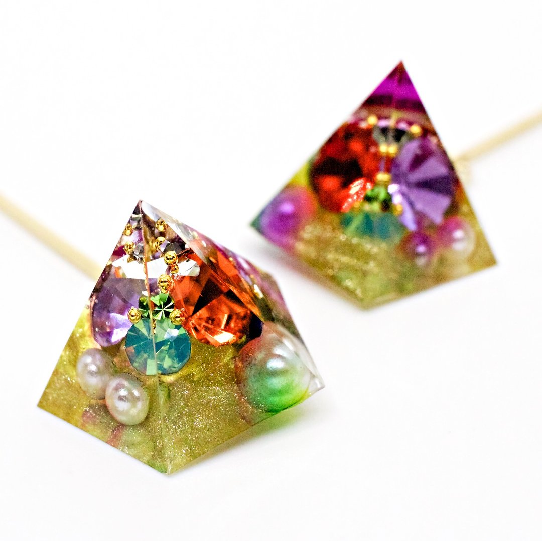 Pentagon Bra Bra Earrings (Guanajuato) - 耳环/耳夹 - 树脂 多色