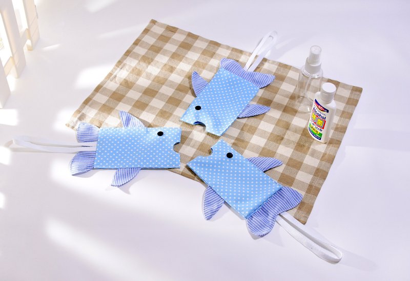 小蓝鲸鱼酒精干洗手随身瓶收纳袋 酒精搓手液 口罩 防疫用品 生日 - 口罩 - 棉．麻 