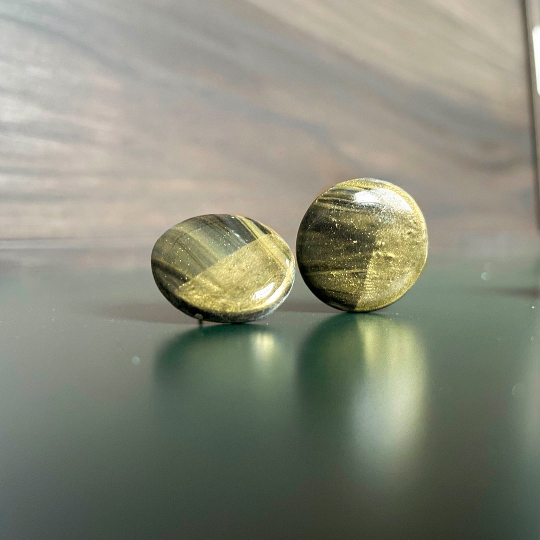 金绿色耳钉 - 耳环/耳夹 - 其他材质 多色