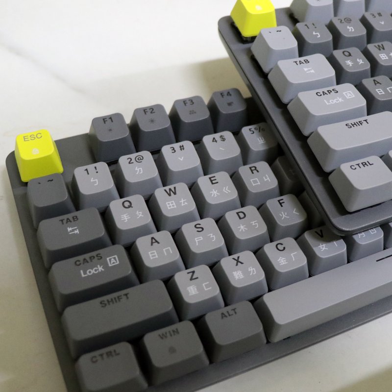 【米物】机械键盘G06 | 深灰青轴 | 冷酷绚丽LED白光 - 电脑配件 - 其他材质 灰色