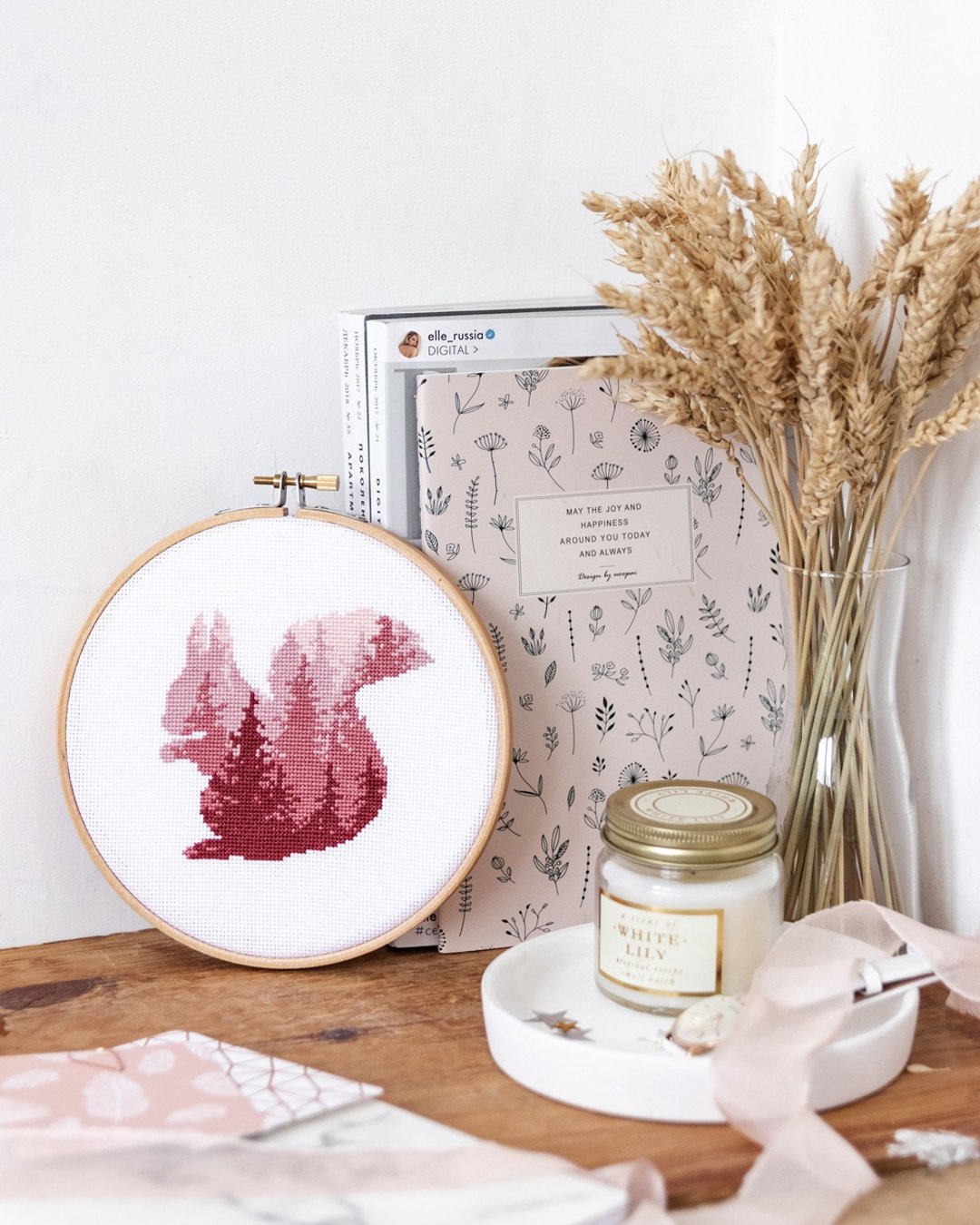 Squirrel Silhouette Cross Stitch Kit - 编织/刺绣/羊毛毡/裁缝 - 其他材质 