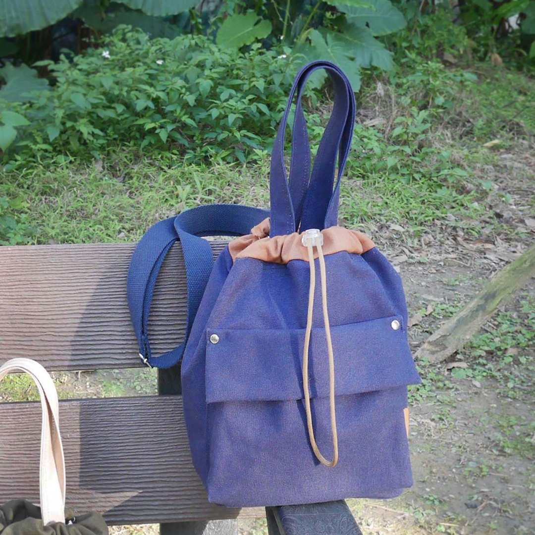 抽绳斜背水桶帆布包 泡芙包 Puff Bag #38藏青蓝 - 束口袋双肩包 - 棉 蓝色