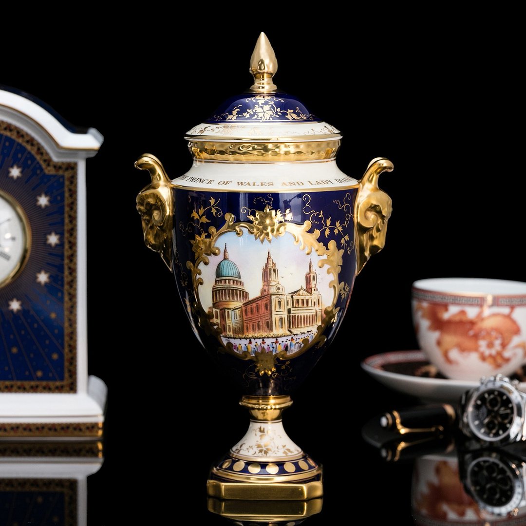 英国制Wedgwood Coalport皇家结婚1981手绘极品骨瓷宝瓶豪宅摆饰 - 花瓶/陶器 - 瓷 