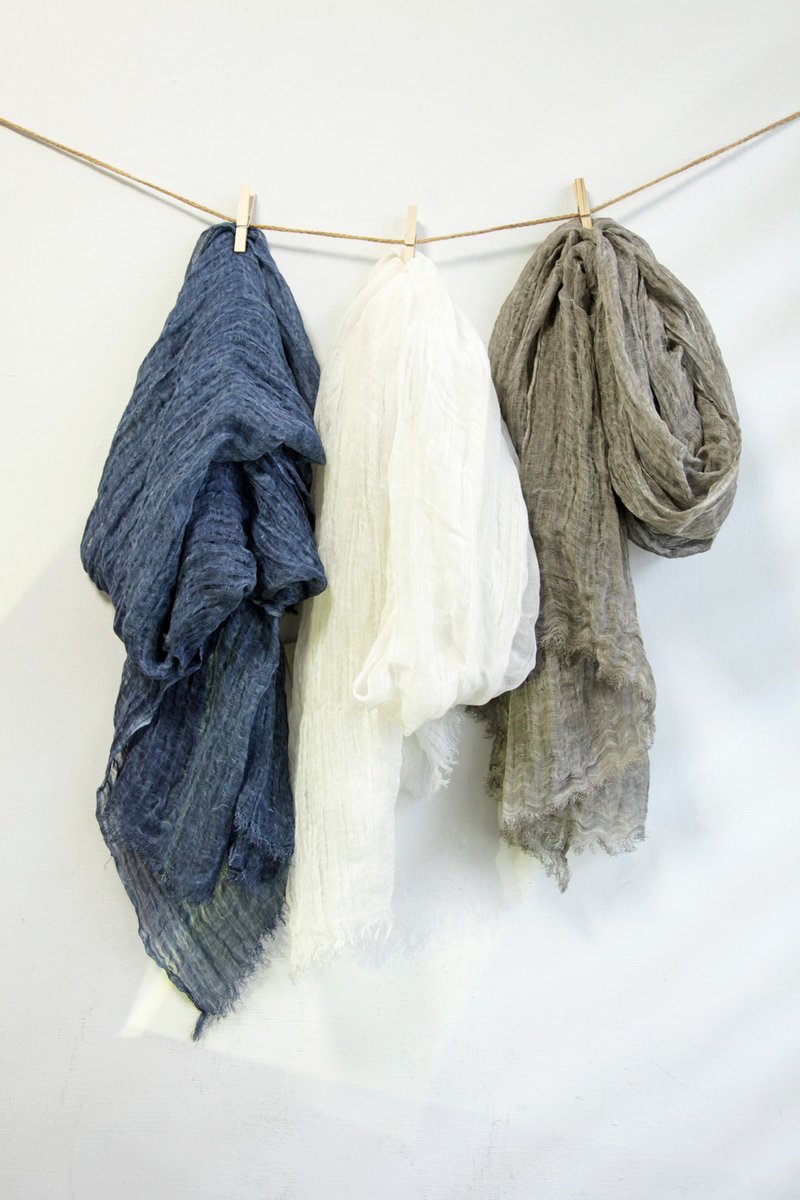 光_流光肆意棉麻压纹围巾 - 围巾/披肩 - 棉．麻 多色