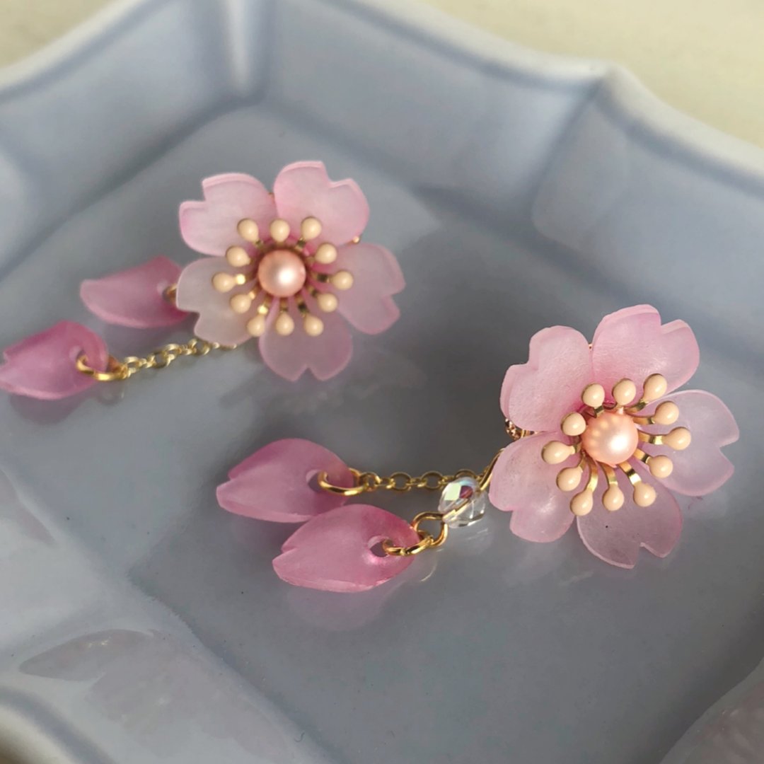 Cherry Blossom earrings 【女人節新品】、【Women's Day New Arrival】 - 耳环/耳夹 - 塑料 粉红色