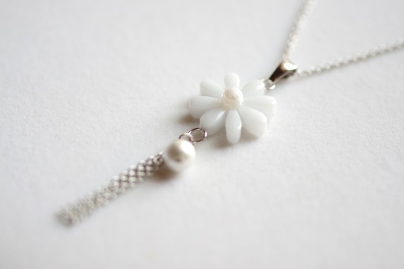 树脂艺术 花朵、棉珍珠与绒球项链・雪花 - 项链 - 树脂 蓝色