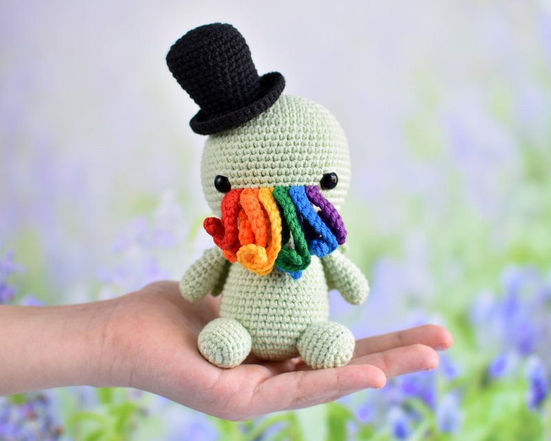 Cthulhu plush with rainbow tentacles / Top hat Cthulhu / LGBTQ Pride - 玩偶/公仔 - 棉．麻 多色