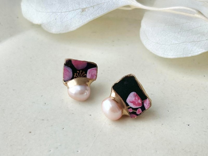 京烧 金继 医疗级不锈钢耳针式耳环 花纹 绘画 淡水珍珠 天然石 传统工艺 No.155 - 耳环/耳夹 - 陶 粉红色