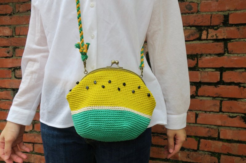 阿母手作口金侧背包-复古青铜/小玉西瓜口金包/侧背包/郊游包 - 侧背包/斜挎包 - 棉．麻 黄色