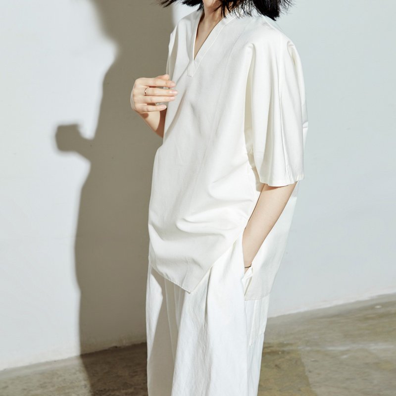 春夏经典 短袖V领衬衫 乳白色螺纹丝棉 气质通勤廓形设计感衬衫 - 女装衬衫 - 棉．麻 白色