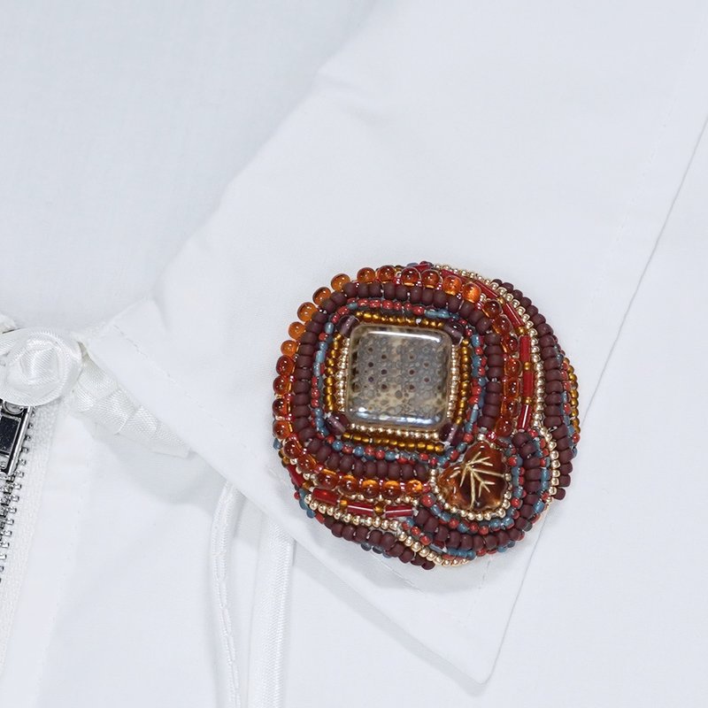 话匣子胸针 大尺寸 8 珠饰刺绣胸针 棕色 红色 彩色 个性 独一无二 圣诞节 - 胸针 - 玻璃 咖啡色