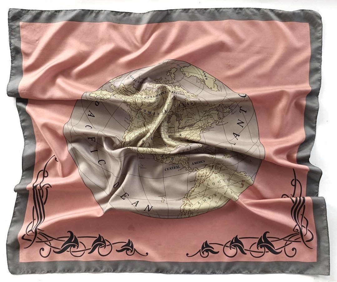 精致美国地图丝巾，34 x 34 英寸，世界地图，100% 聚酯纤维，礼品 - 丝巾 - 丝．绢 粉红色