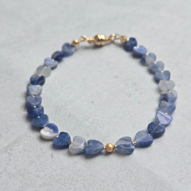 【日本制造】爱心造型手链・苏打石 不擅长者也能安心配戴，零压力的单触式佩戴 - 手链/手环 - 宝石 蓝色