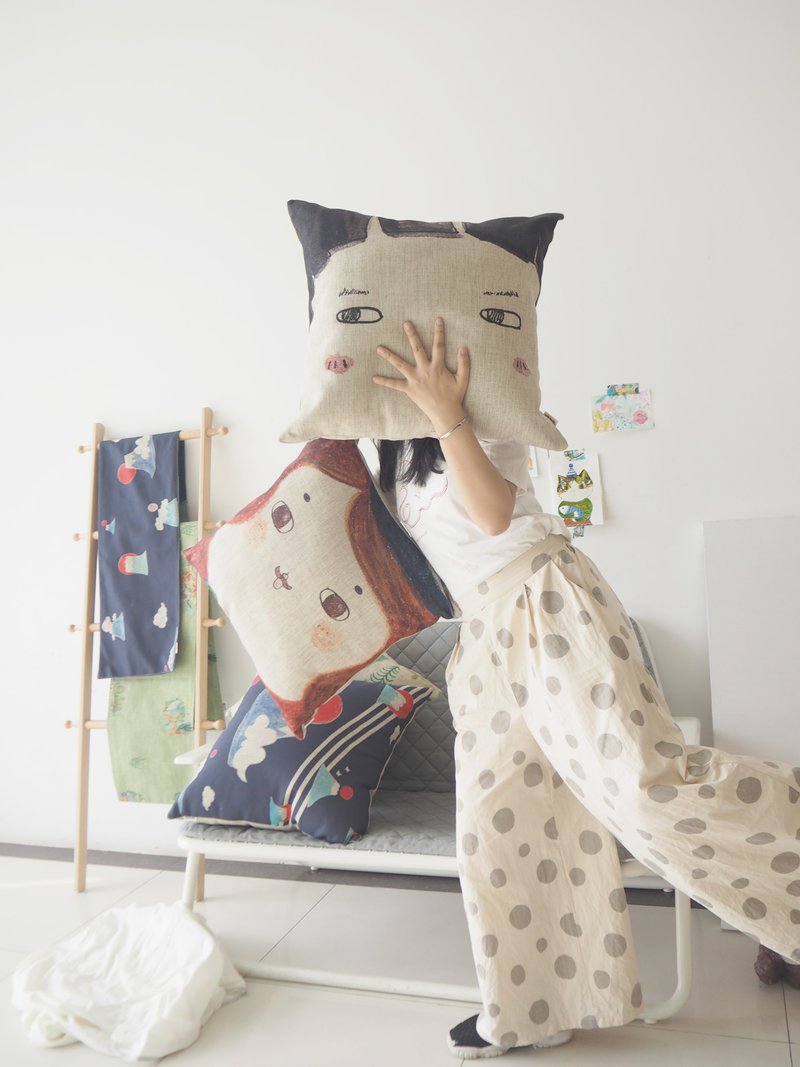 开心日常就靠我这张可爱的平刘海嘟嘴大脸抱枕套比一般大一点抱枕 - 枕头/抱枕 - 棉．麻 白色