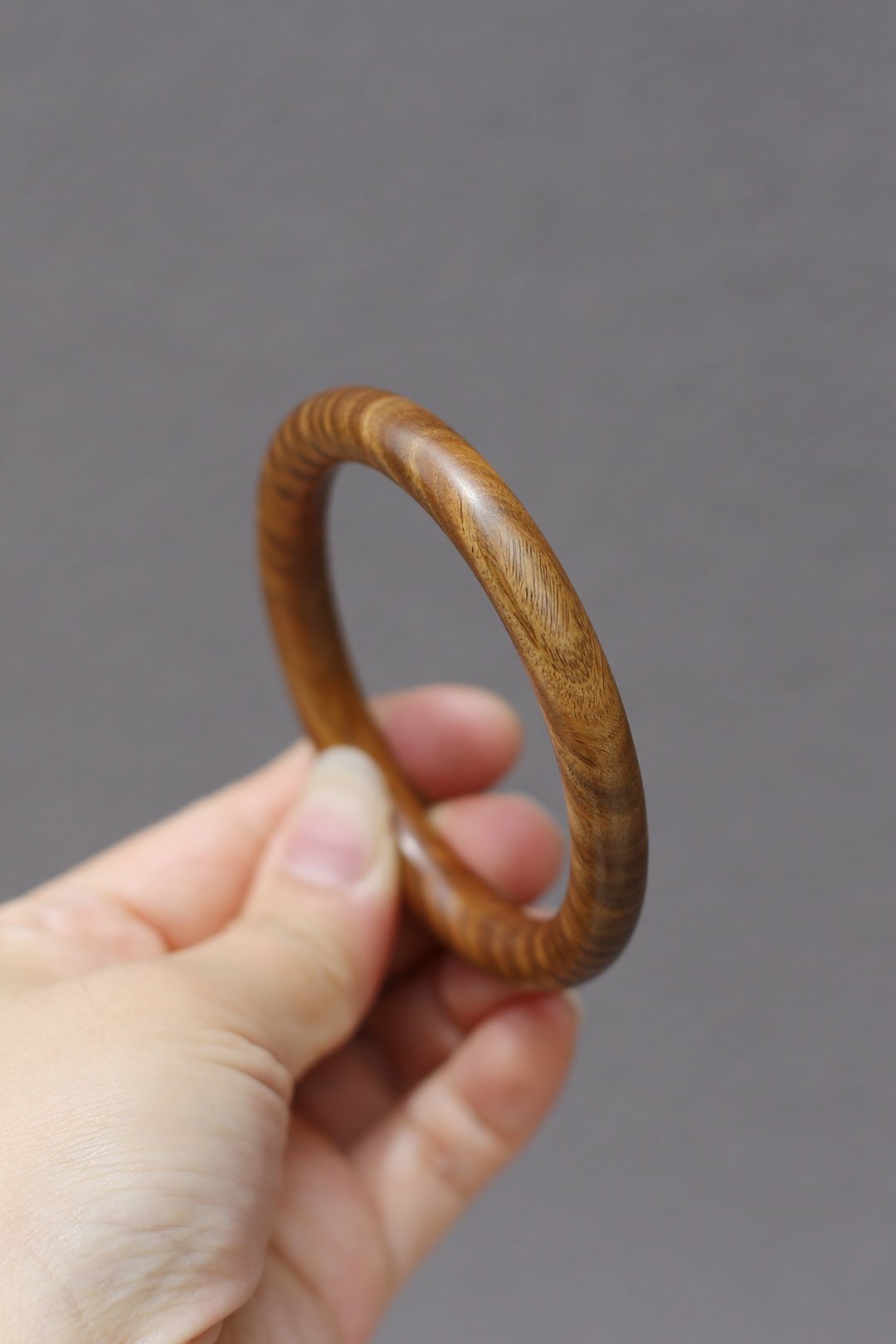 壹染指手作木艺 | 绿檀 木手镯 | 一物一图 | 内直径6cm - 手链/手环 - 木头 绿色