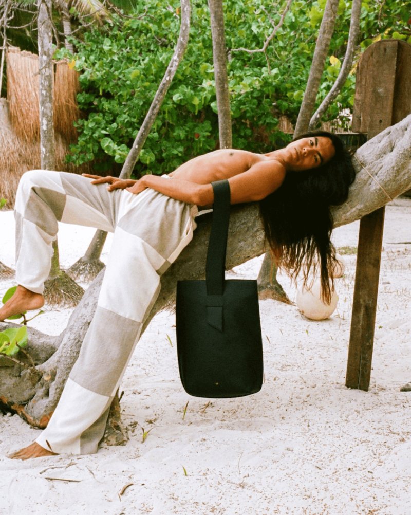 SOULMATTE Large Zen Tote Bag 侧背包 仙人掌纯素皮革 环保时尚 - 侧背包/斜挎包 - 其他材质 黑色