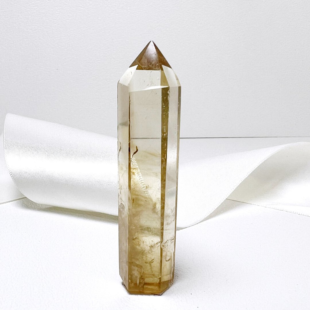 金黄。一图一物 摆件 柱 能量 疗愈 黄水晶  l 暴力黄水晶柱 l - 摆饰 - 水晶 黄色