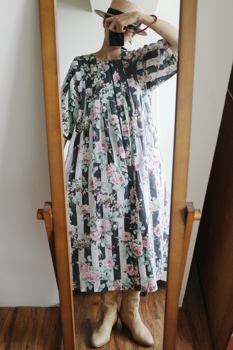 Vintage 棉质大花洋装 - 洋装/连衣裙 - 棉．麻 