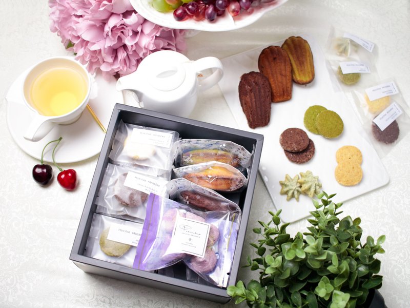 猪事吉祥常温茶点精致礼盒 - 手工饼干 - 新鲜食材 红色