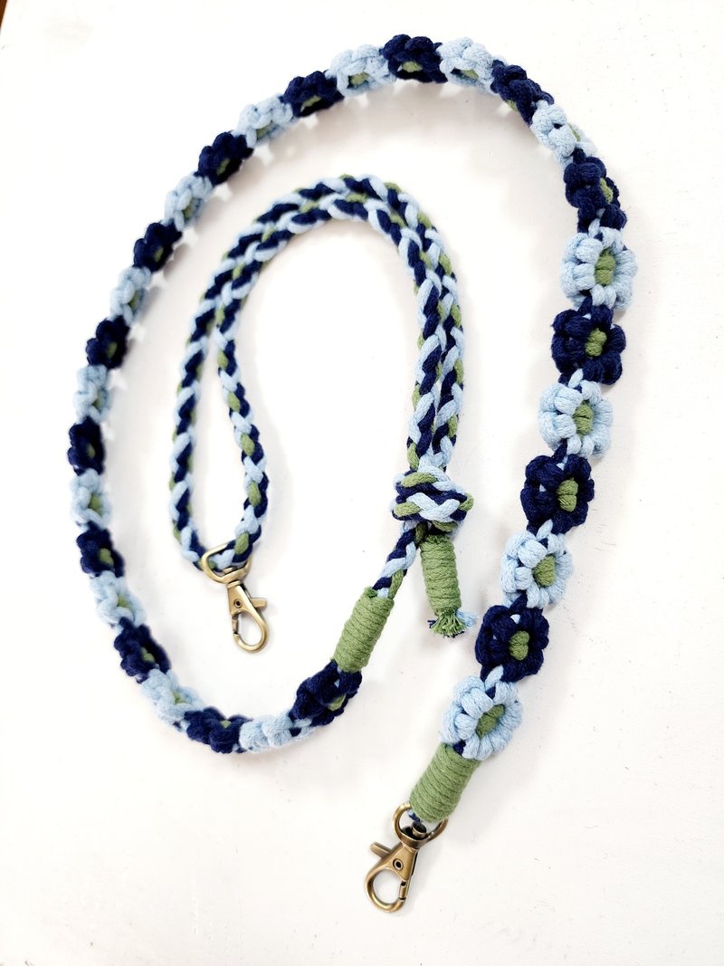 F.S.H 设计款。花朵编织斜背手机款 - 挂绳/吊绳 - 棉．麻 多色