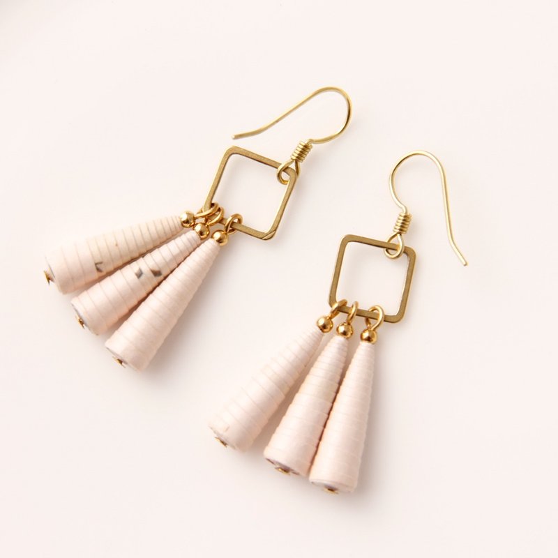 MSUEV粉肤色方形造型垂坠耳环 - 耳环/耳夹 - 纸 粉红色