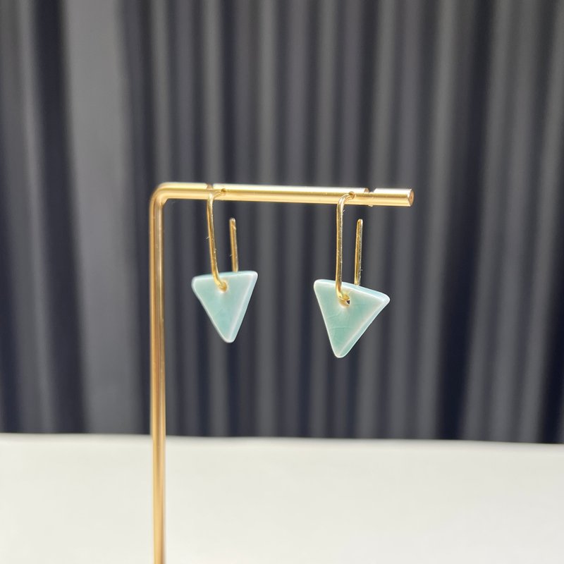 Minimalism 陶瓷耳环 Plum Green Triangle 圣诞 派对 礼物 包装 - 耳环/耳夹 - 瓷 绿色