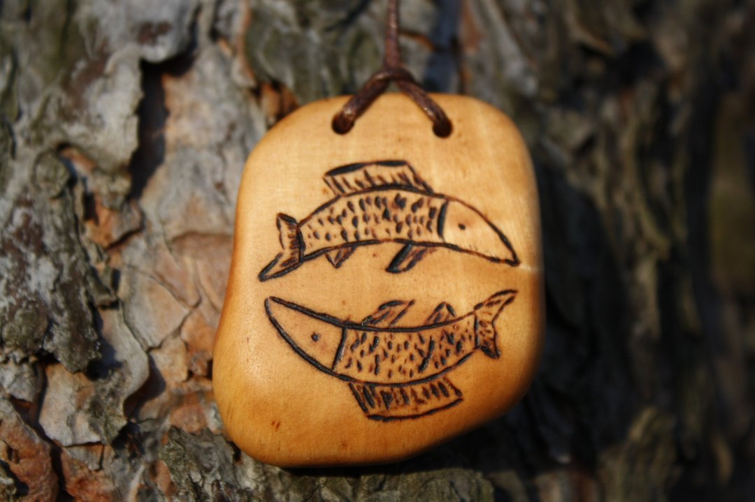 Vedic astrology Pisces Zodiac sign Necklace Fantasy Spirit totem Wooden jewelry - 项链 - 木头 